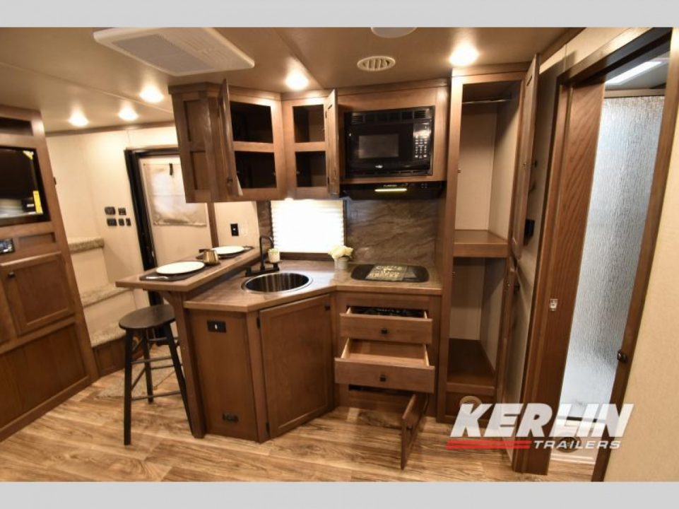 New 2025 Lakota Charger 8313 RKB