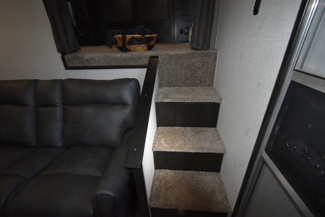 New 2027 Bison Trailers Silverado 8313B.S Horse Trailer