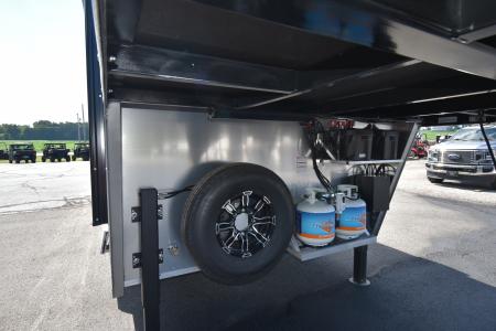 New 2027 Bison Trailers Silverado 8313B.S Horse Trailer