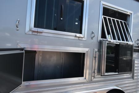 New 2027 Bison Trailers Silverado 8313B.S Horse Trailer