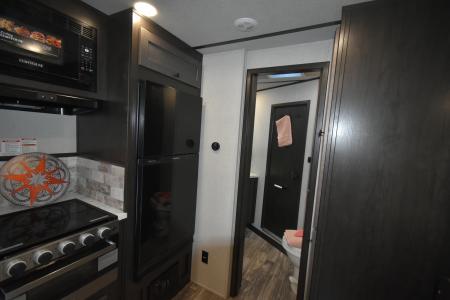 New 2027 Bison Trailers Silverado 8313B.S Horse Trailer