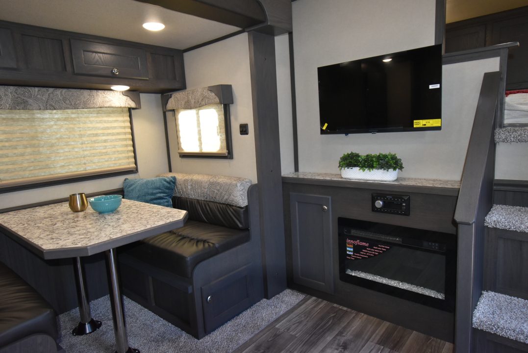 New 2027 Merhow Trailers Stampede 8312 Horse Trailer