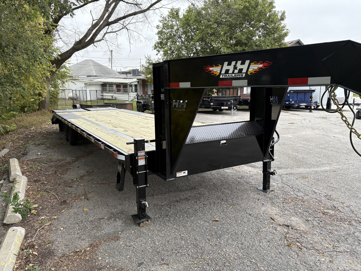 New 2025 H&H 102x25+5 GN 17.6k Deckover Trailer