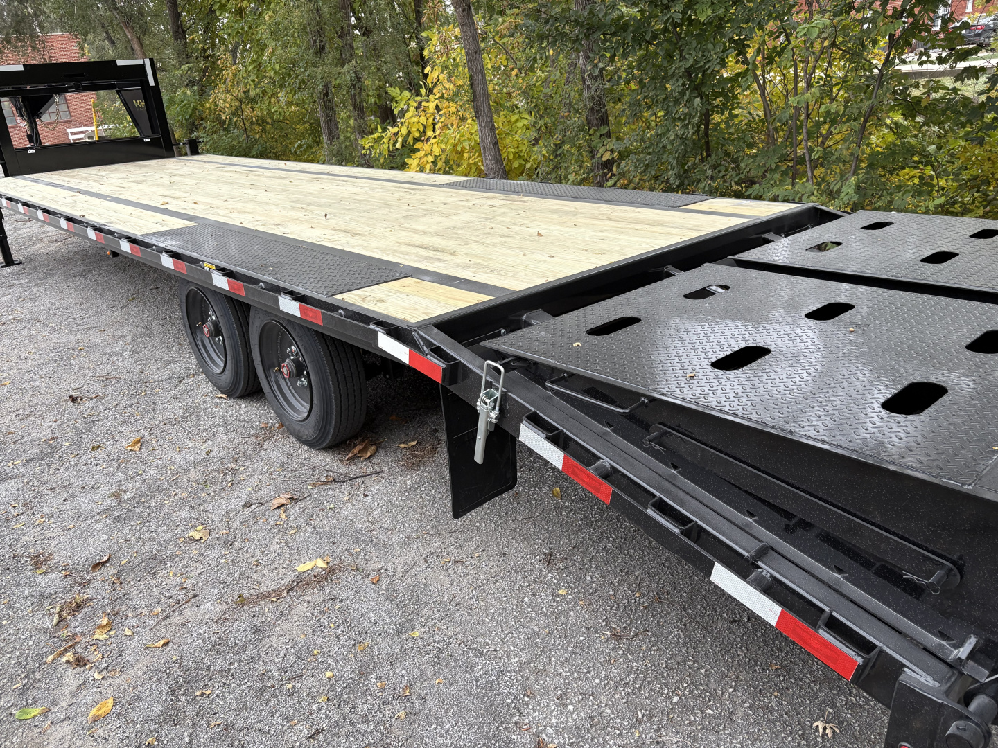 New 2025 H&H 102x25+5 GN 17.6k Deckover Trailer