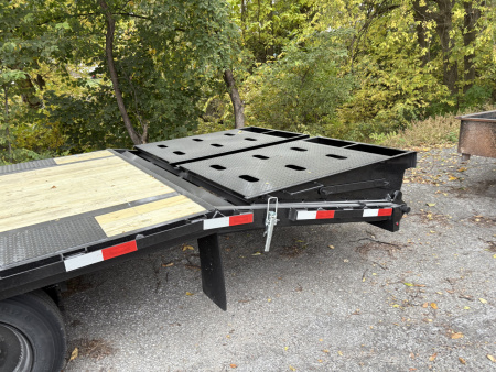 New 2025 H&H 102x25+5 GN 17.6k Deckover Trailer