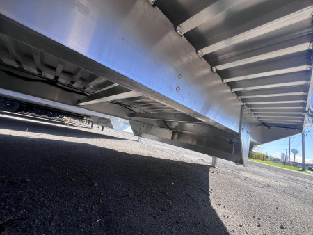 New 2025 EBY 8.5X20 14K Deckover Trailer