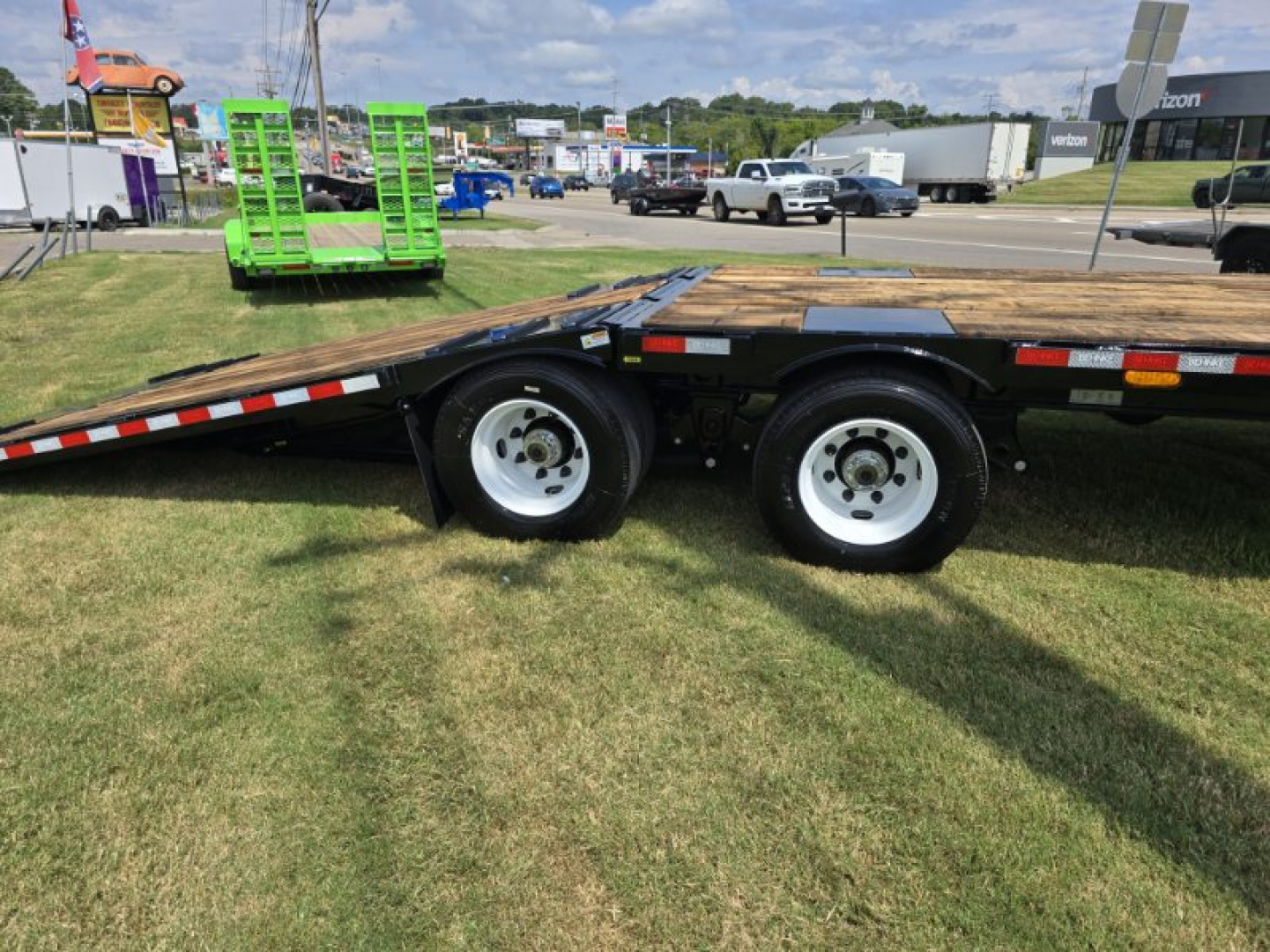 New 2026 Behnke BEHNKE 20 TON 20+12 HDT Equipment Trailer