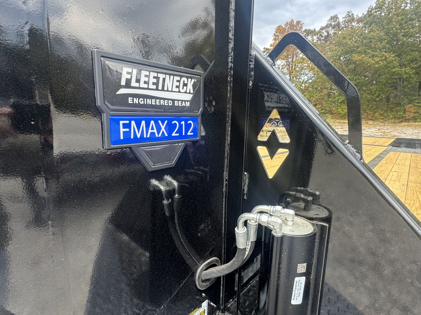 New 2026 Diamond C Trailers FMAX212 Flatbed Trailer, HYD DOVETAIL, HYD JACKS, ALUMINUM OUTER WHEELS