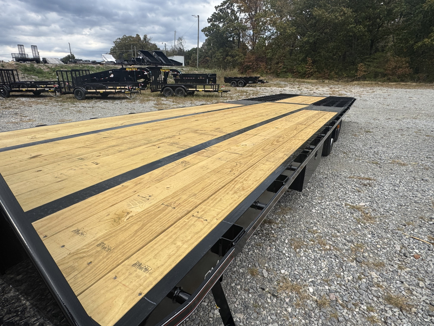 New 2026 Diamond C Trailers FMAX212 Flatbed Trailer, HYD DOVETAIL, HYD JACKS, ALUMINUM OUTER WHEELS