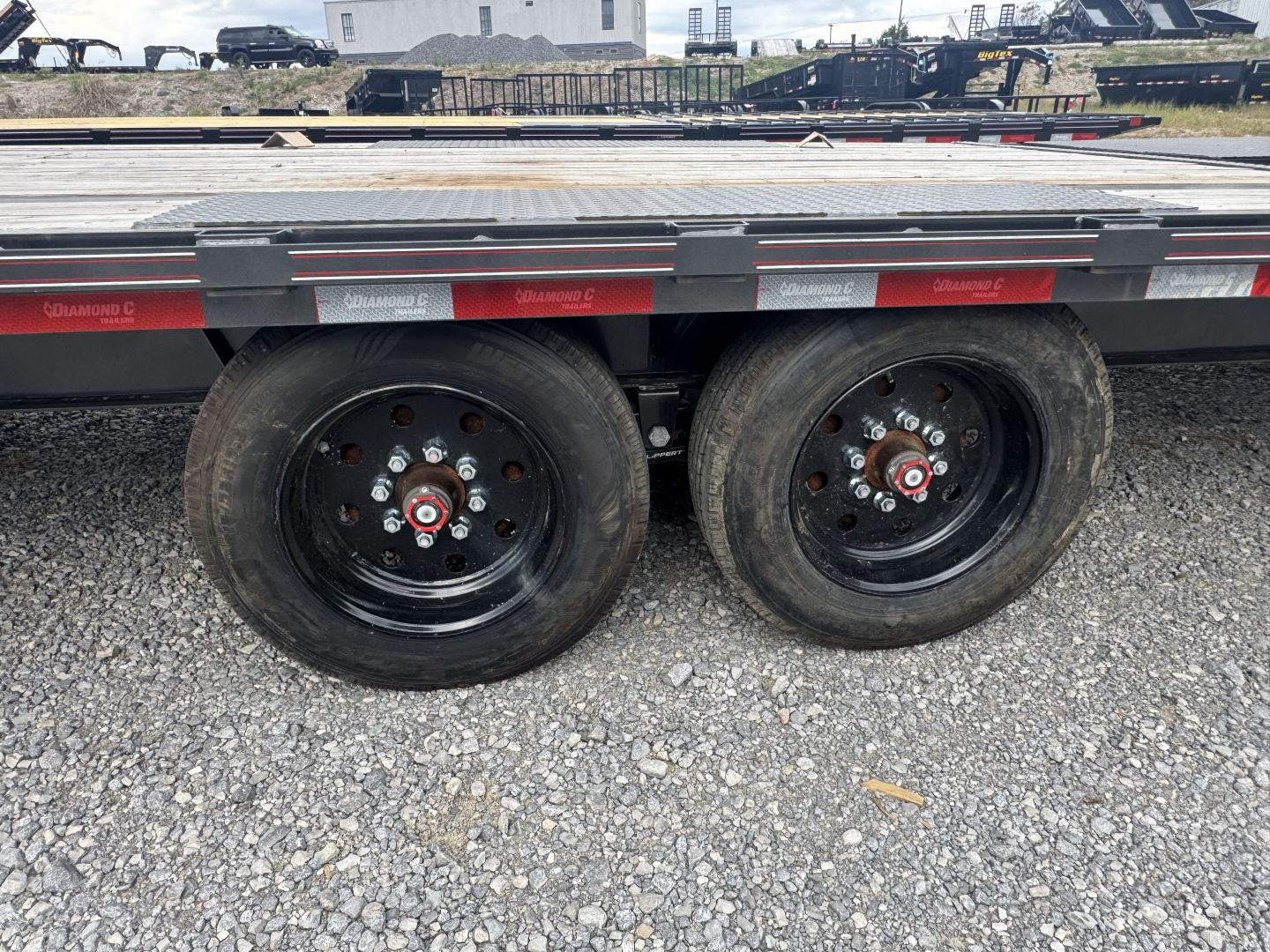 New 2025 Diamond C FMAX208 GOOSENECK TRAILER 25+5 MAX RAMPS 18K G.V.W.R.