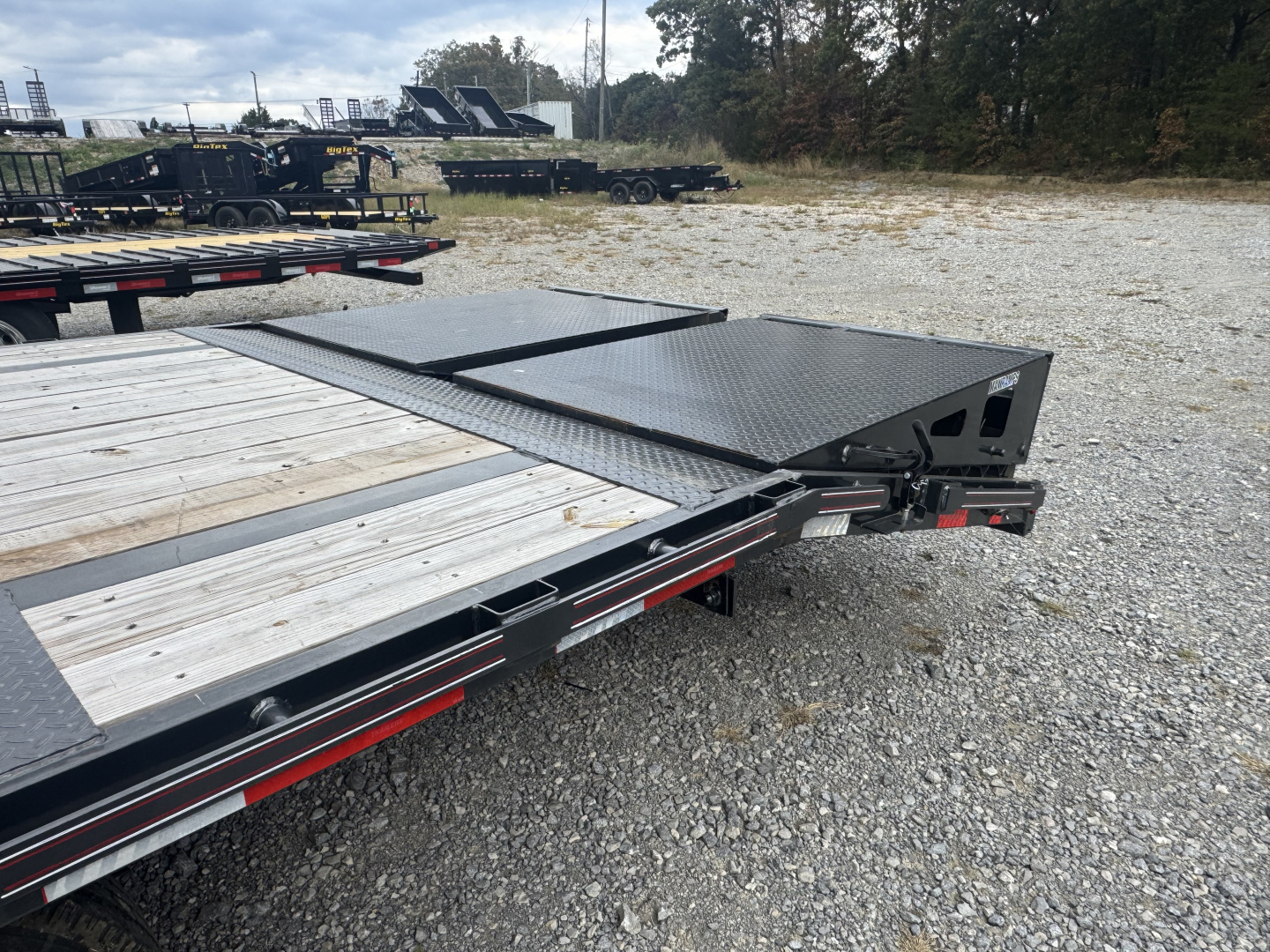 New 2025 Diamond C FMAX208 GOOSENECK TRAILER 25+5 MAX RAMPS 18K G.V.W.R.