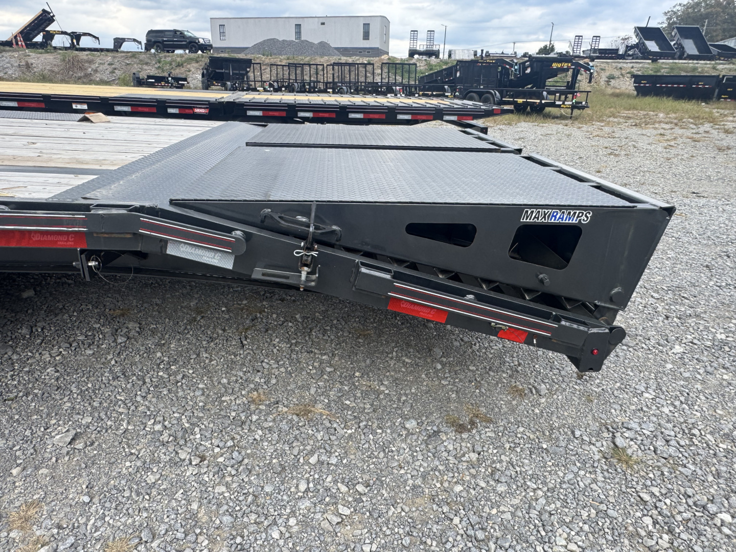 New 2025 Diamond C FMAX208 GOOSENECK TRAILER 25+5 MAX RAMPS 18K G.V.W.R.