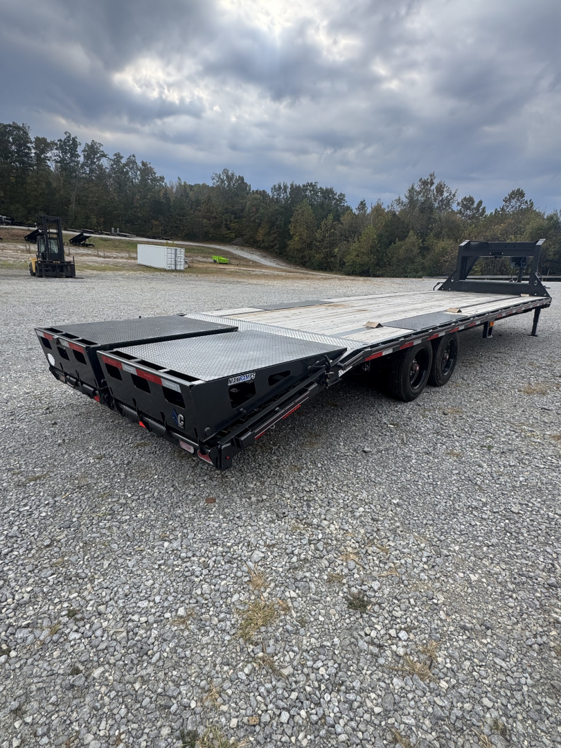 New 2025 Diamond C FMAX208 GOOSENECK TRAILER 25+5 MAX RAMPS 18K G.V.W.R.
