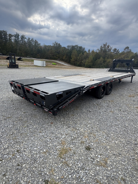 New 2025 Diamond C FMAX208 GOOSENECK TRAILER 25+5 MAX RAMPS 18K G.V.W.R.