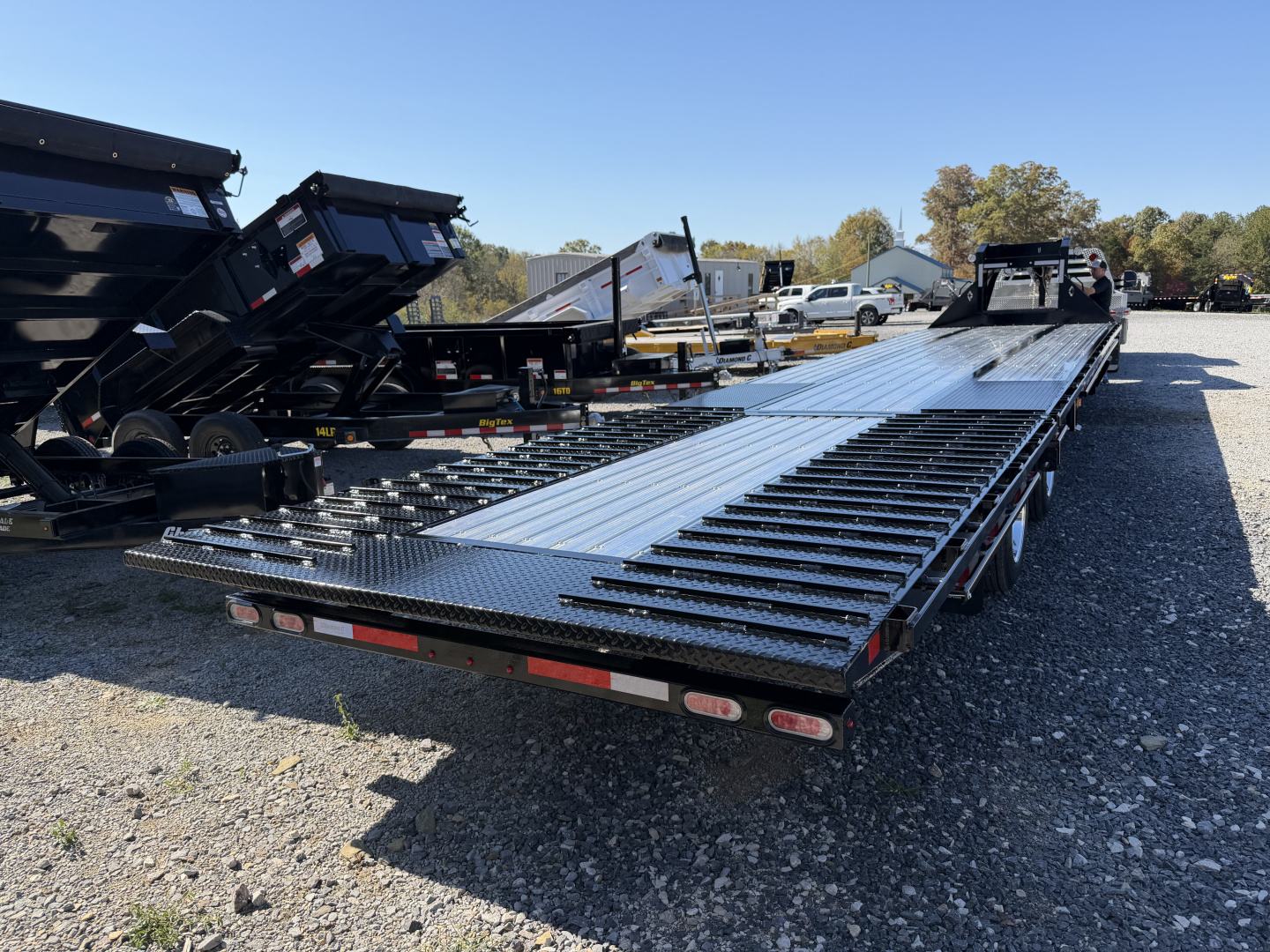 New 2026 Diamond C FMAX212 GOOSENECK TRAILER PACESETTER EDITION HYDRO DOVE & JACKS ALUMINUM FLOOR AND OUTER RIMS DISC BRAKES