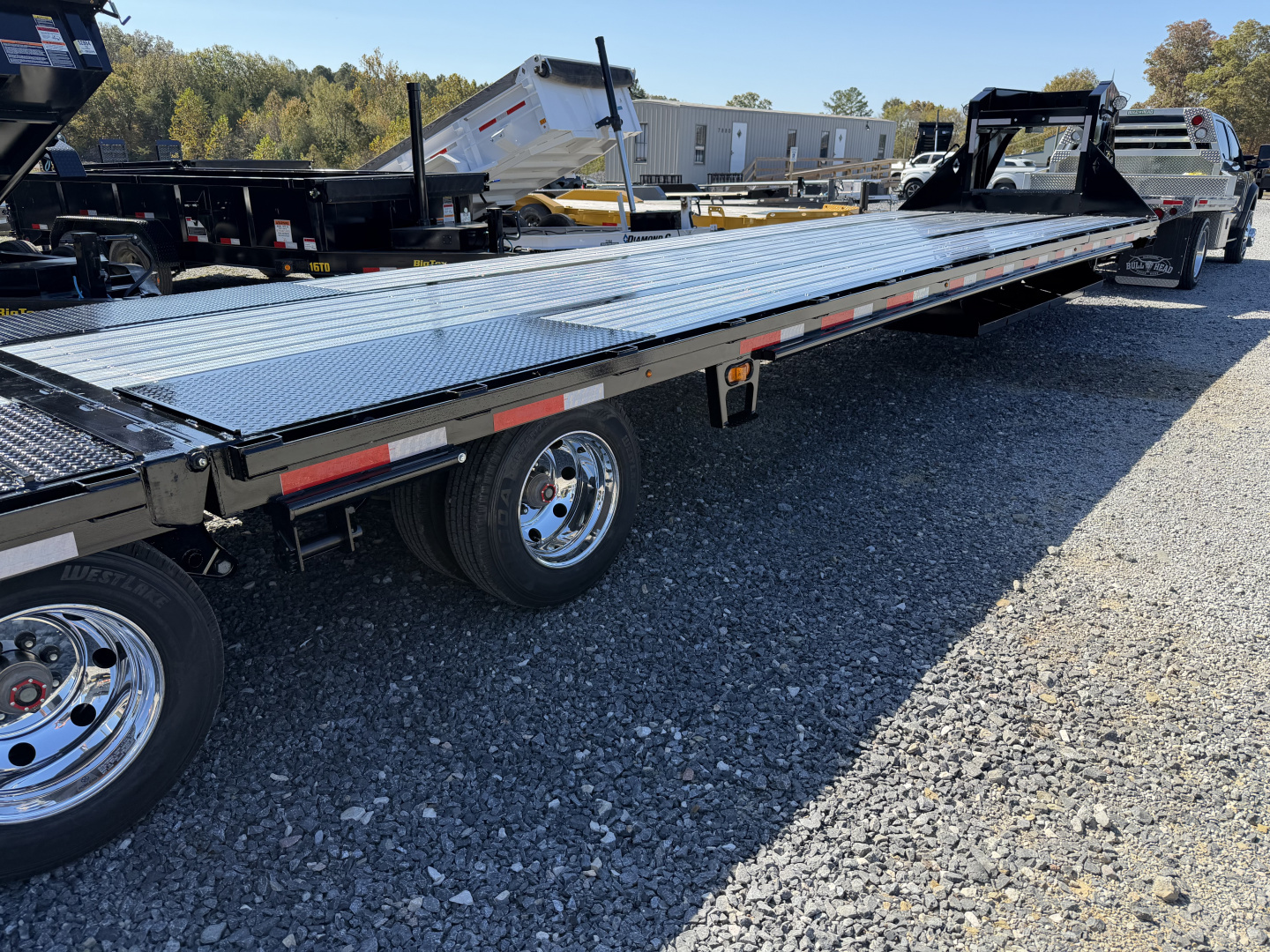 New 2026 Diamond C FMAX212 GOOSENECK TRAILER PACESETTER EDITION HYDRO DOVE & JACKS ALUMINUM FLOOR AND OUTER RIMS DISC BRAKES