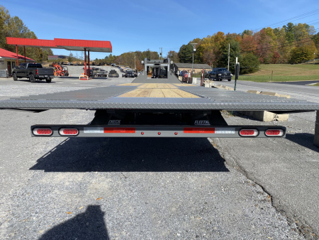 New 2026 Diamond C FMAX212 GOOSENECK TRAILER PACESETTER EDITION LOADED HYDRO DOVE & JACKS DISC BRAKES ALUMINUM OUTER RIMS