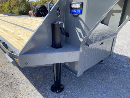 New 2026 Diamond C FMAX212 GOOSENECK TRAILER PACESETTER EDITION LOADED HYDRO DOVE & JACKS DISC BRAKES ALUMINUM OUTER RIMS