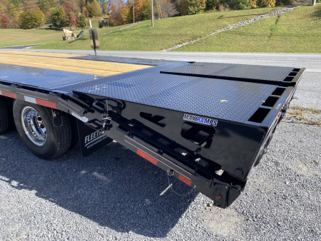 New 2026 Diamond C FMAX210. GOOSENECK TRAILER 20+5 MAX RAMPS ALUMINUM OUTER RIMS 14PLY TIRES