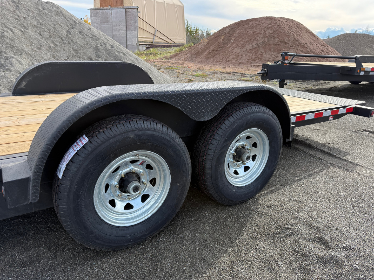 New 2026 Canada Trailers 21' Split Tilt Equipment hauler 14,000 Lb Equipment Trailer