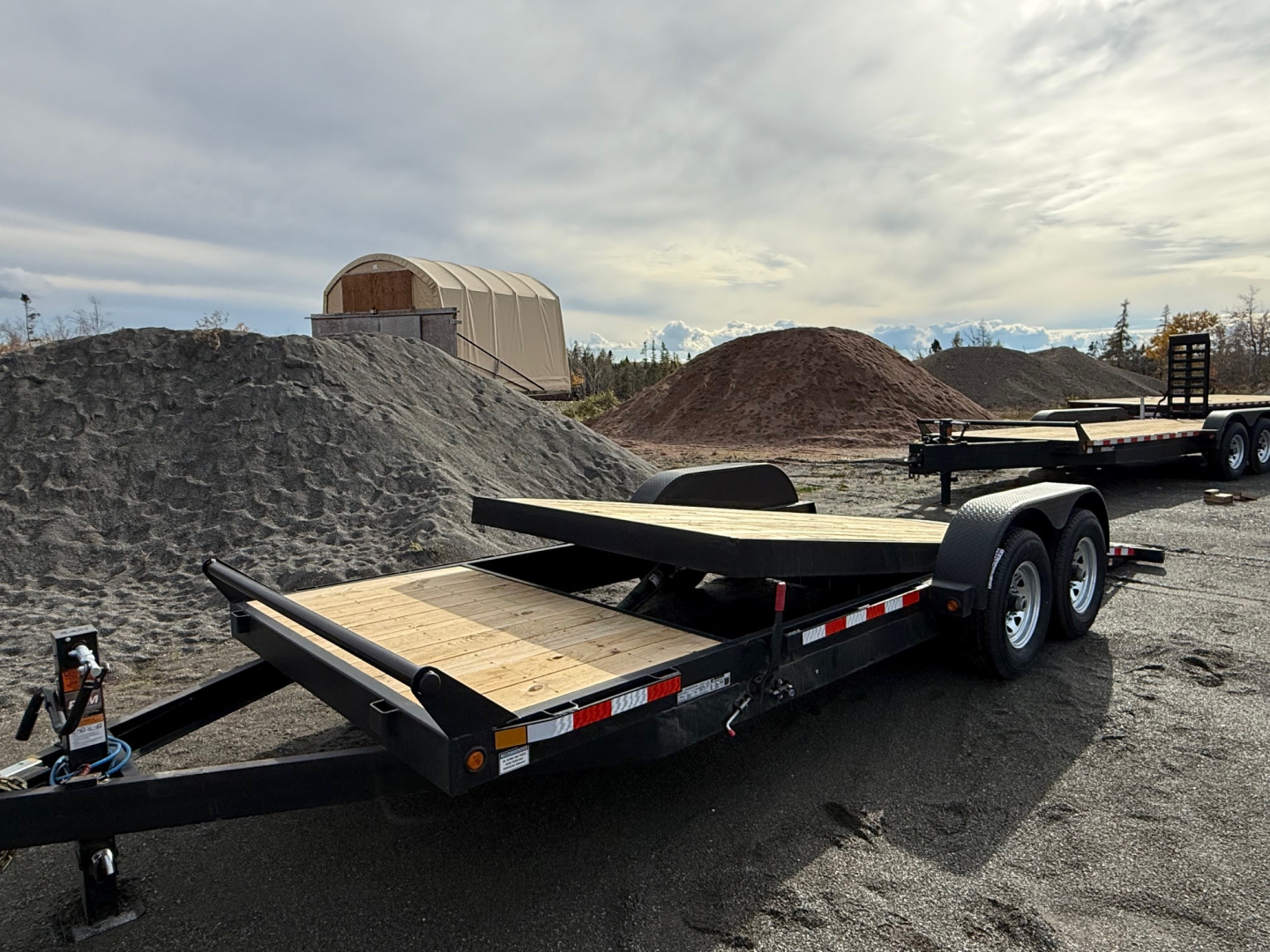 New 2026 Canada Trailers 21' Split Tilt Equipment hauler 14,000 Lb Equipment Trailer