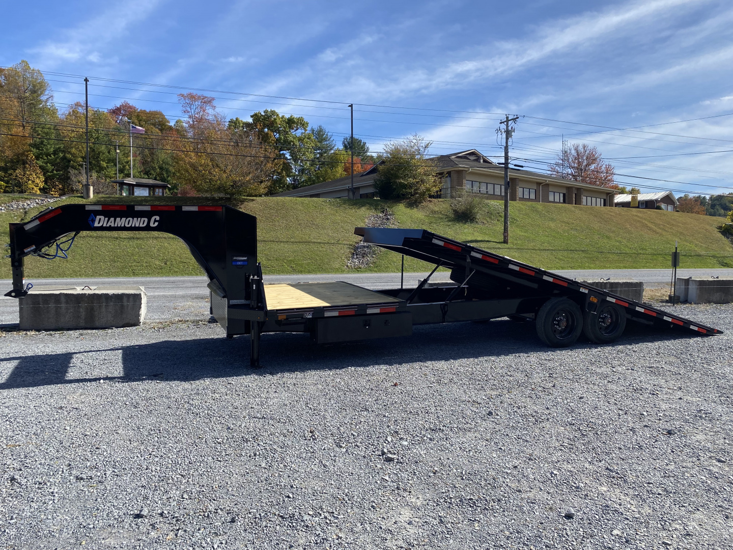New 2026 Diamond C DET210 DECK OVER TILT TRAILER 20’ TILT 6’ STATIONARY 23K G.V.W.R.