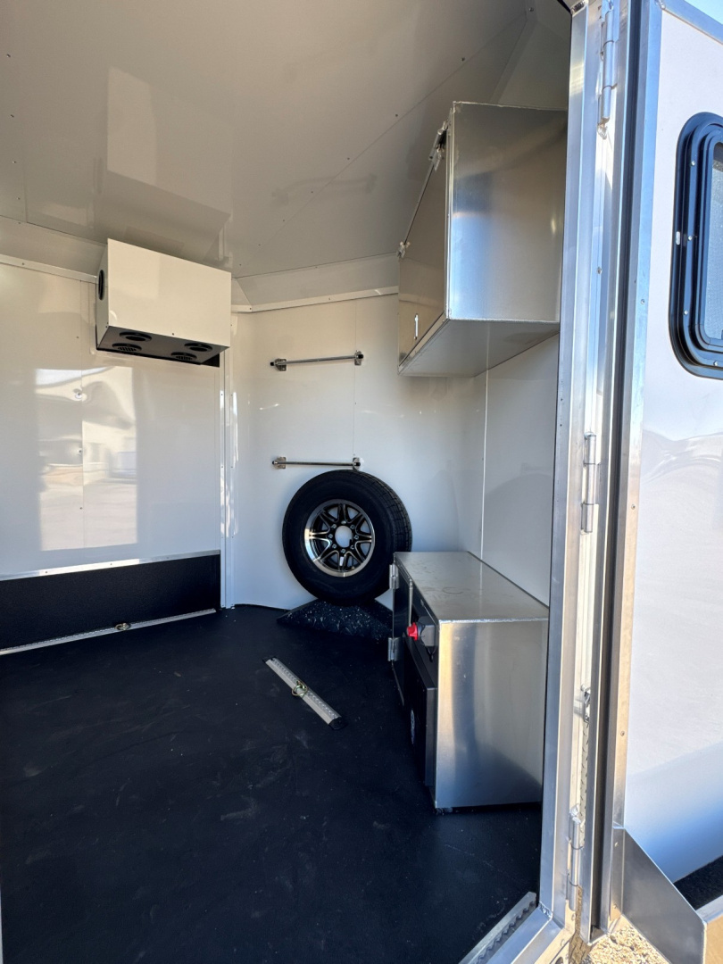 New 2026 Logan Coach Torque 24' All Season