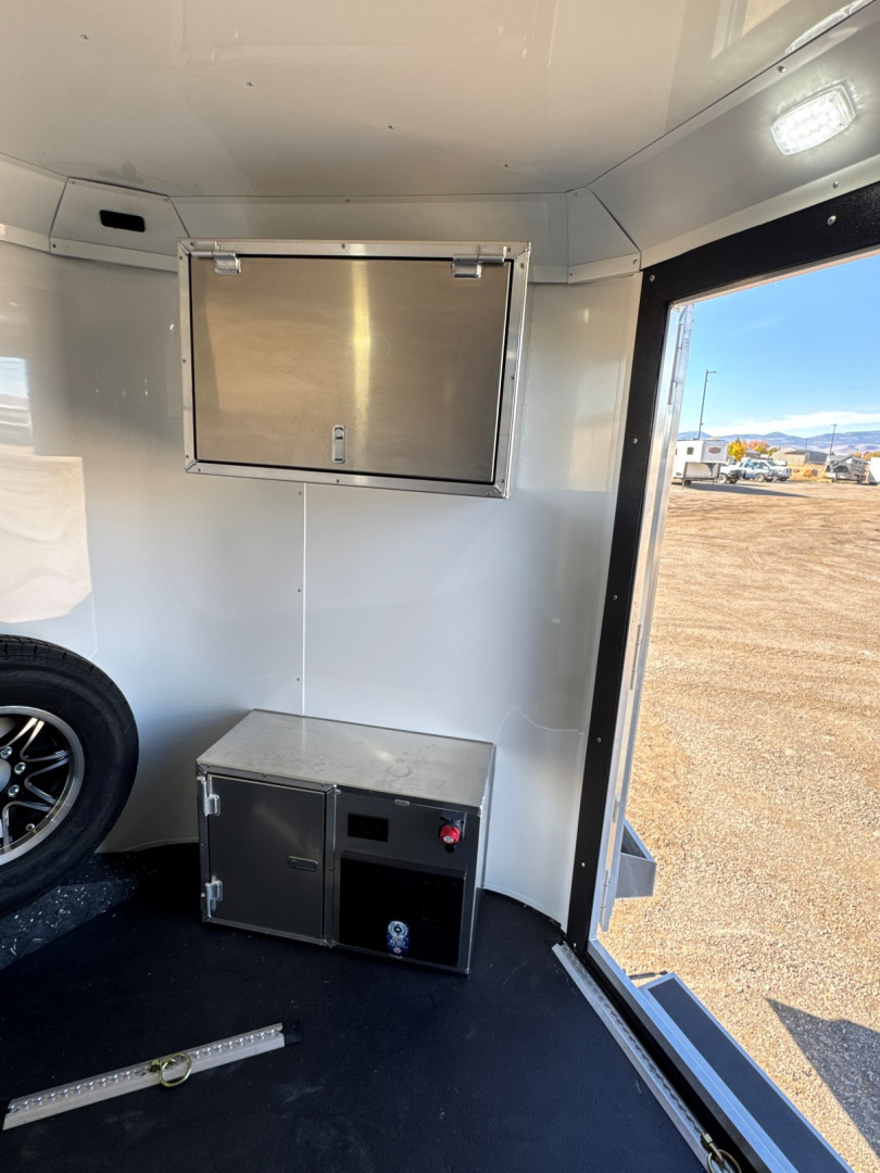 New 2026 Logan Coach Torque 24' All Season