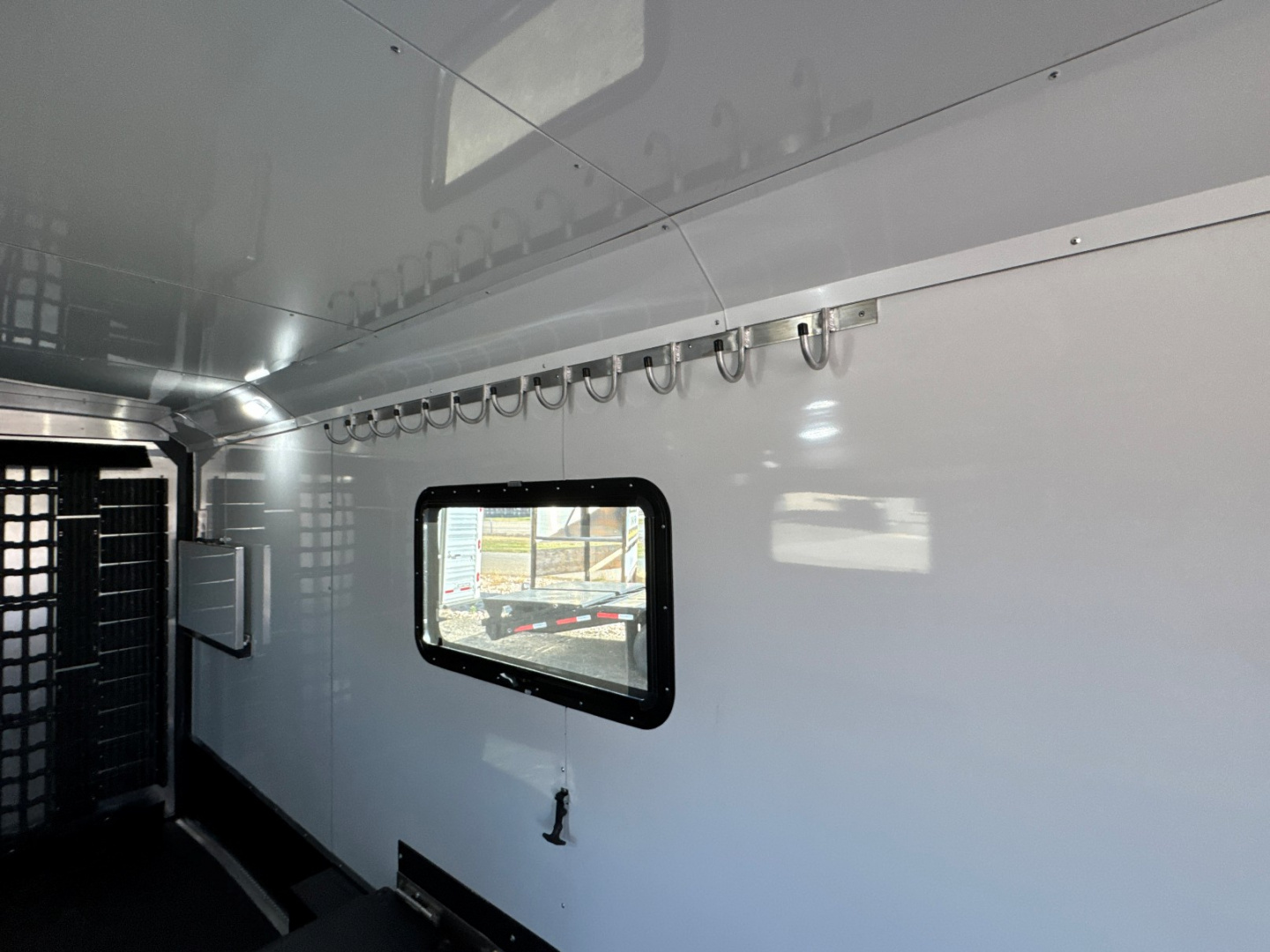 New 2026 Logan Coach Torque 24' All Season