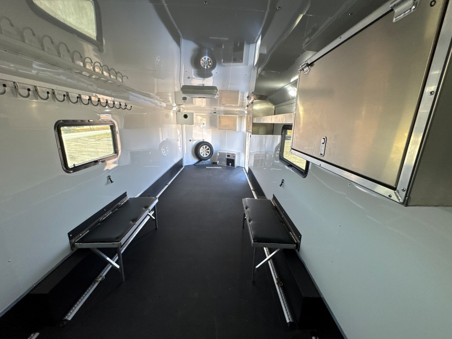 New 2026 Logan Coach Torque 24' All Season