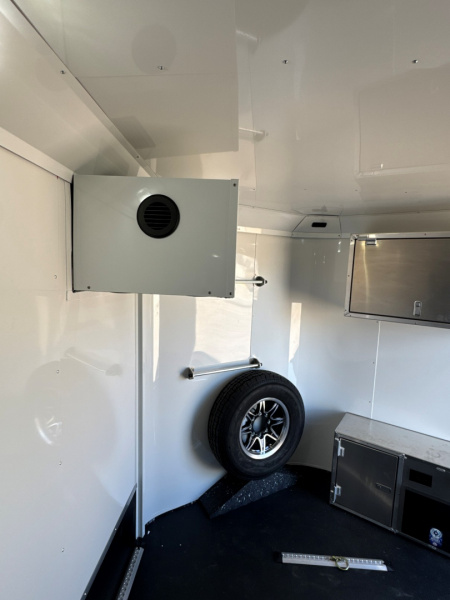 New 2026 Logan Coach Torque 24' All Season