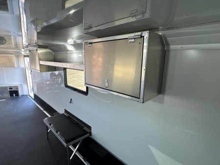 New 2026 Logan Coach Torque 24' All Season