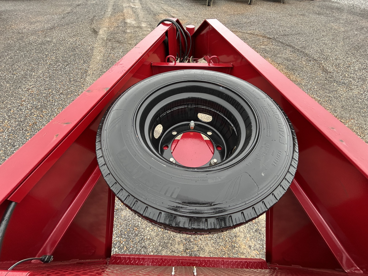 Used 2024 MAXXD 34' x 102" 30k Hyd Dove Gooseneck Trailer