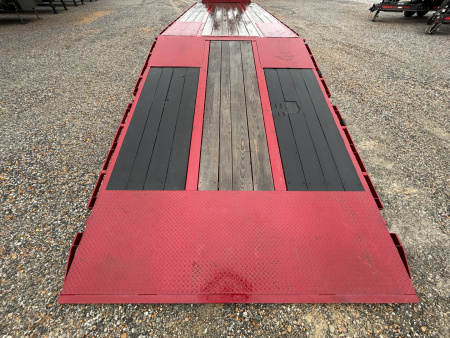 Used 2024 MAXXD 34' x 102" 30k Hyd Dove Gooseneck Trailer
