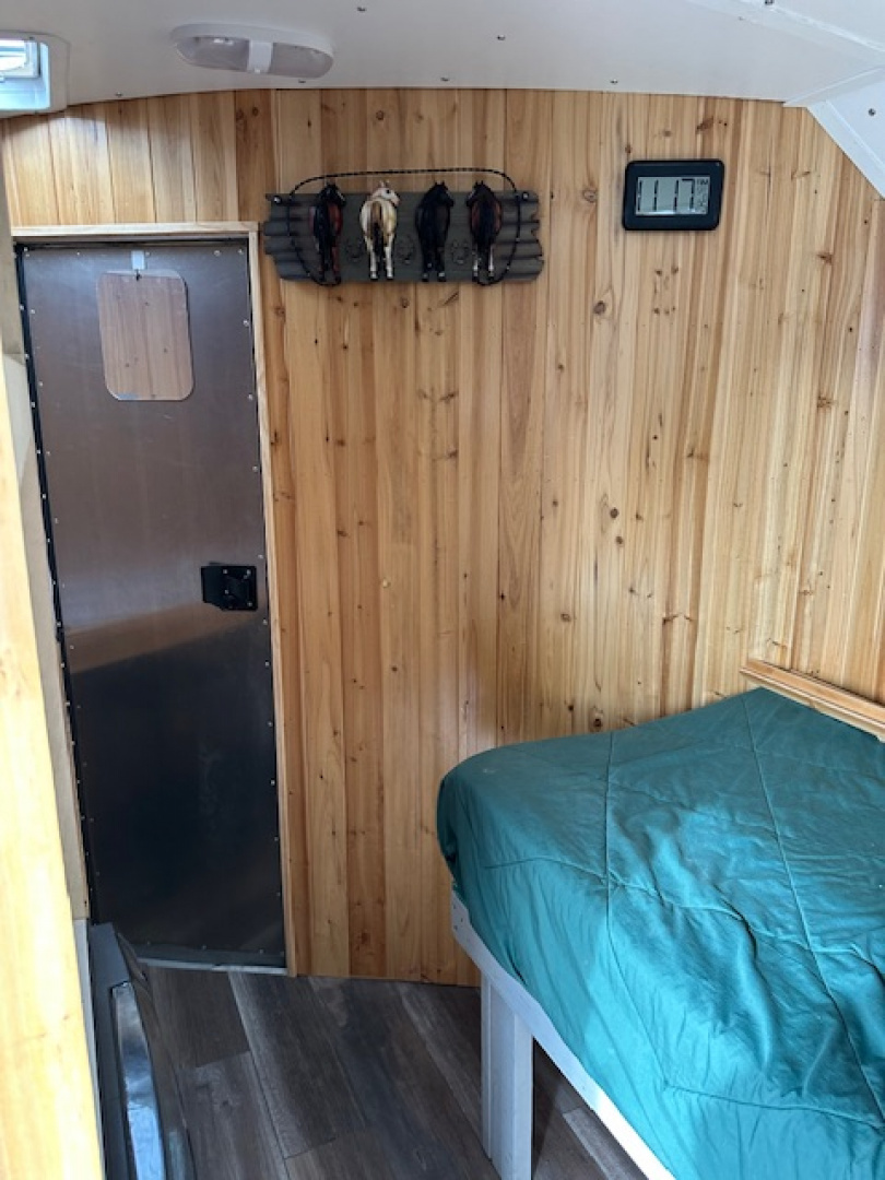 Used 1995 4-Star 4 Horse Weekender