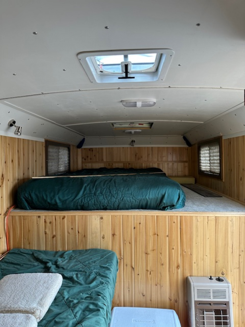 Used 1995 4-Star 4 Horse Weekender