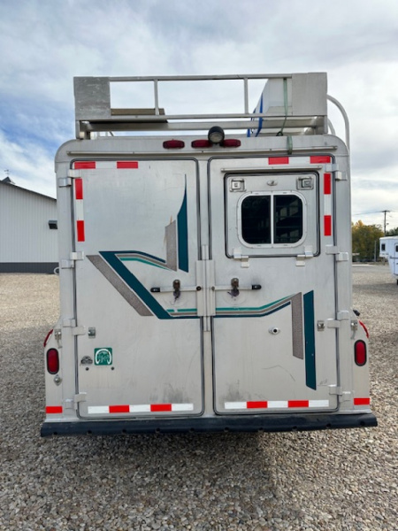 Used 1995 4-Star 4 Horse Weekender