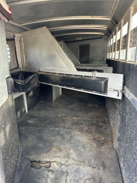 Used 1995 4-Star 4 Horse Weekender