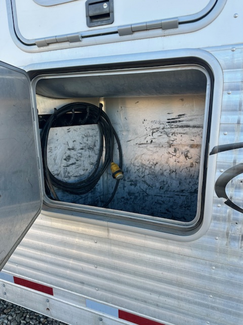 Used 2006 Exiss Trailers 4 Horse LQ