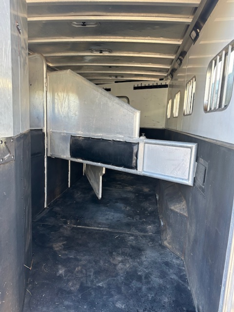 Used 2006 Exiss Trailers 4 Horse LQ