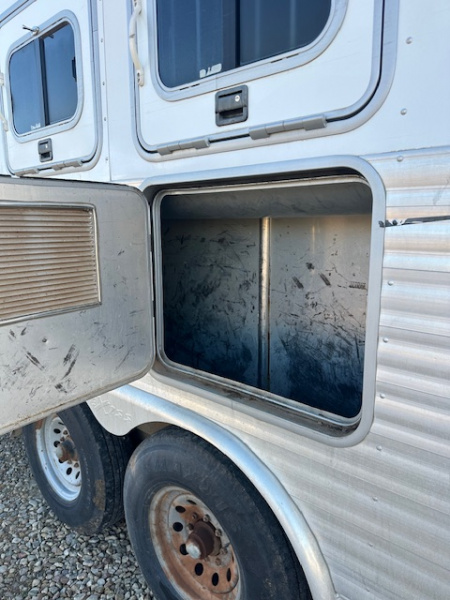 Used 2006 Exiss Trailers 4 Horse LQ