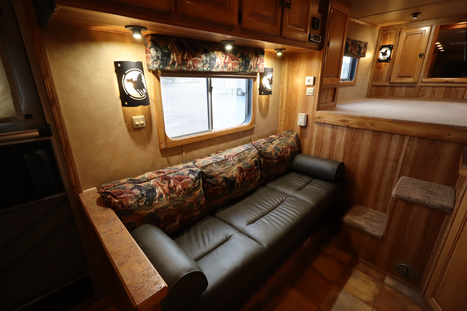 Used 2010 Platinum 3 Horse LQ Horse Trailer