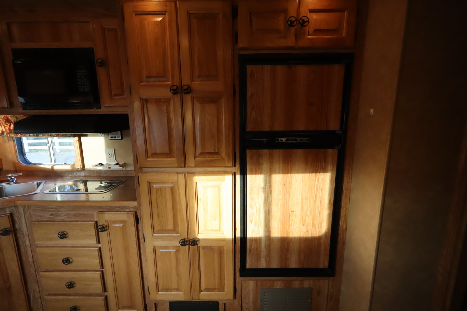 Used 2010 Platinum 3 Horse LQ Horse Trailer