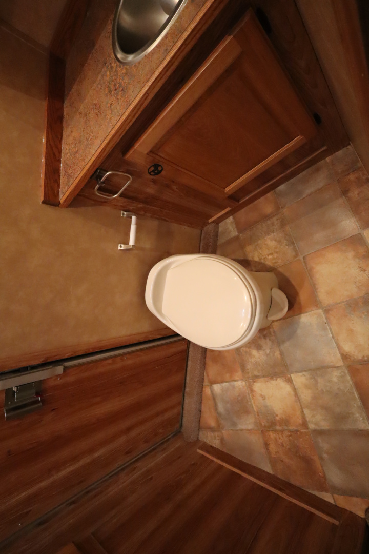 Used 2010 Platinum 3 Horse LQ Horse Trailer