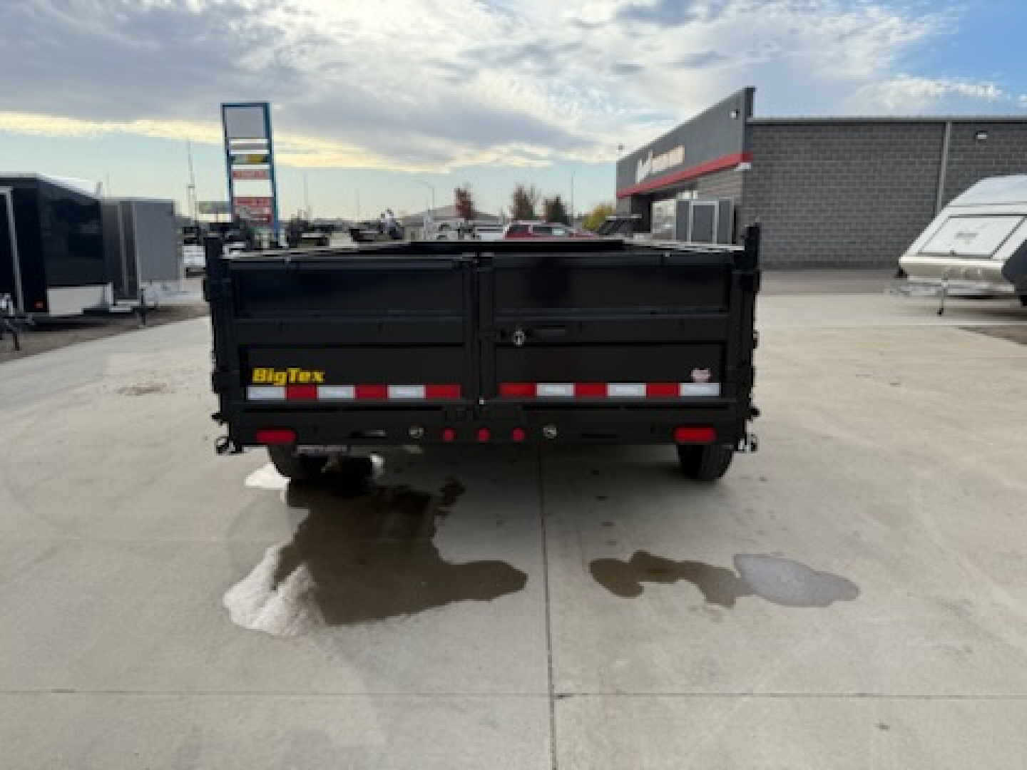 New 2026 Big Tex Trailers 14LX-14C2SA-BK Dump Trailer