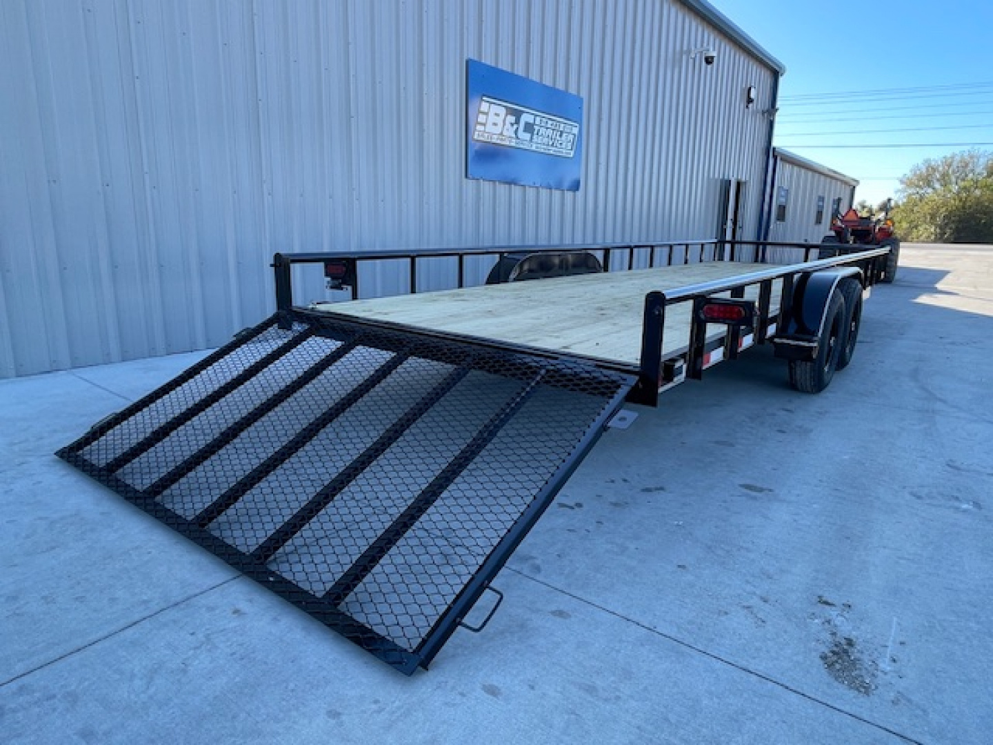 New 2026 DAVIDSON 83X20 UTILITY TANDEM (2)5200lb AXLES ,GVWR 9900lbs, ,4' GATE, WRAPPED TONGUE