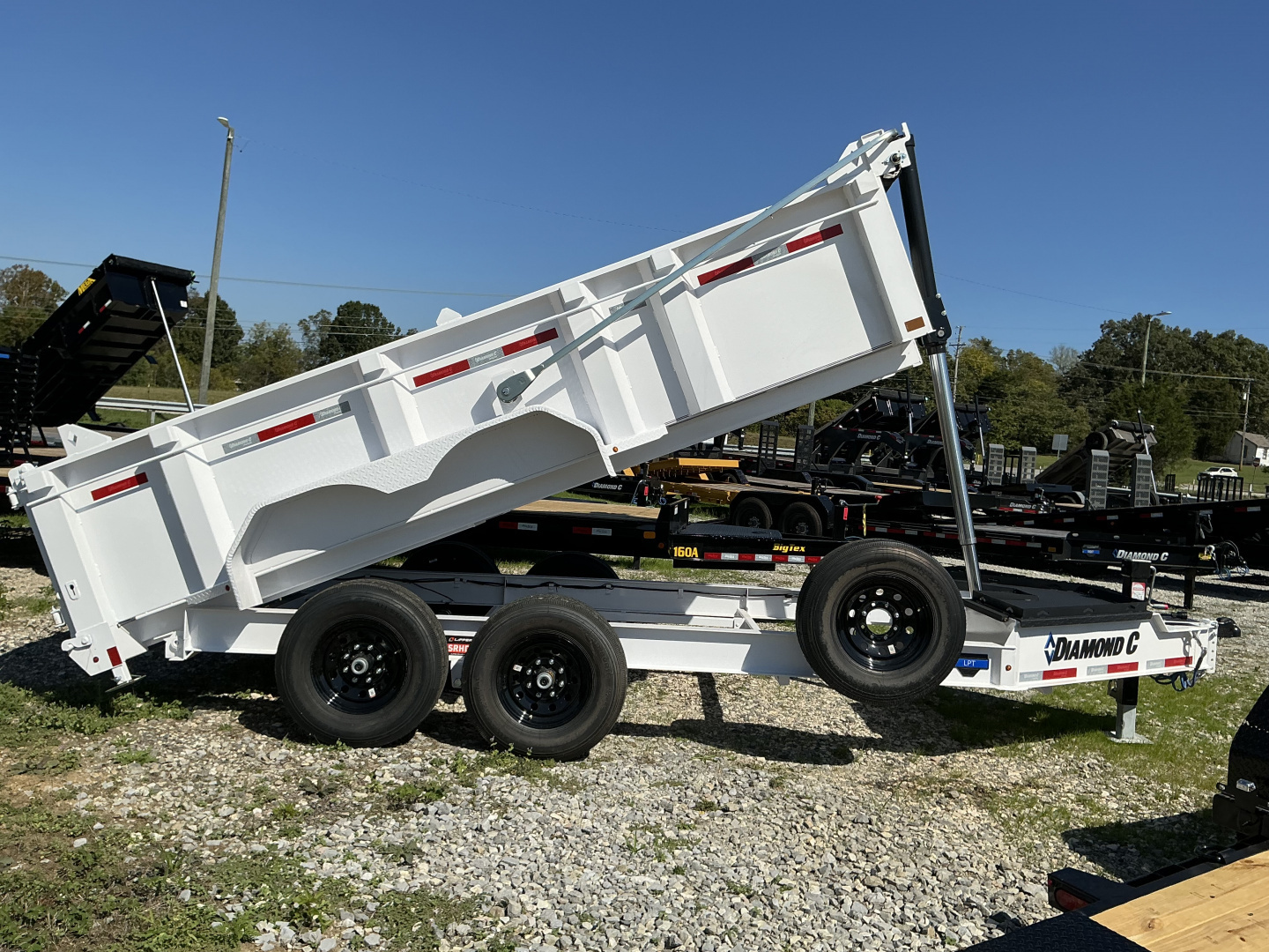 New 2026 Diamond C LPT207 14’ Dump Trailer 32’HIGH SIDES, TARP, RAMPS, STABILIZER FEET, 15.4K GVWR