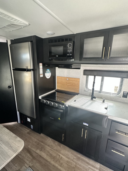 Used CONSIGNMENT - 2022 Forest River Grey Wolf 26DJSE Travel Trailer