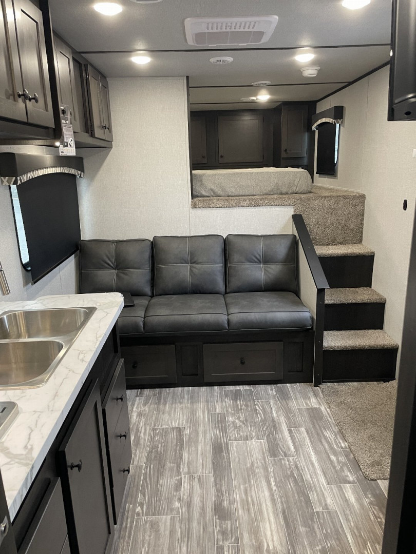 New 2026 Bison Trailers SV8311B Horse Trailer