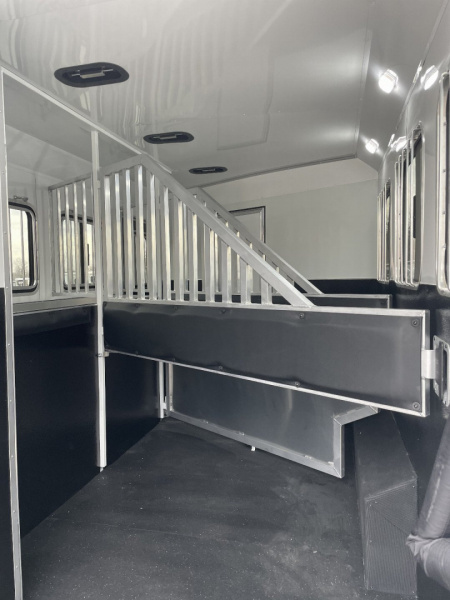 New 2026 Bison Trailers SV8311B Horse Trailer